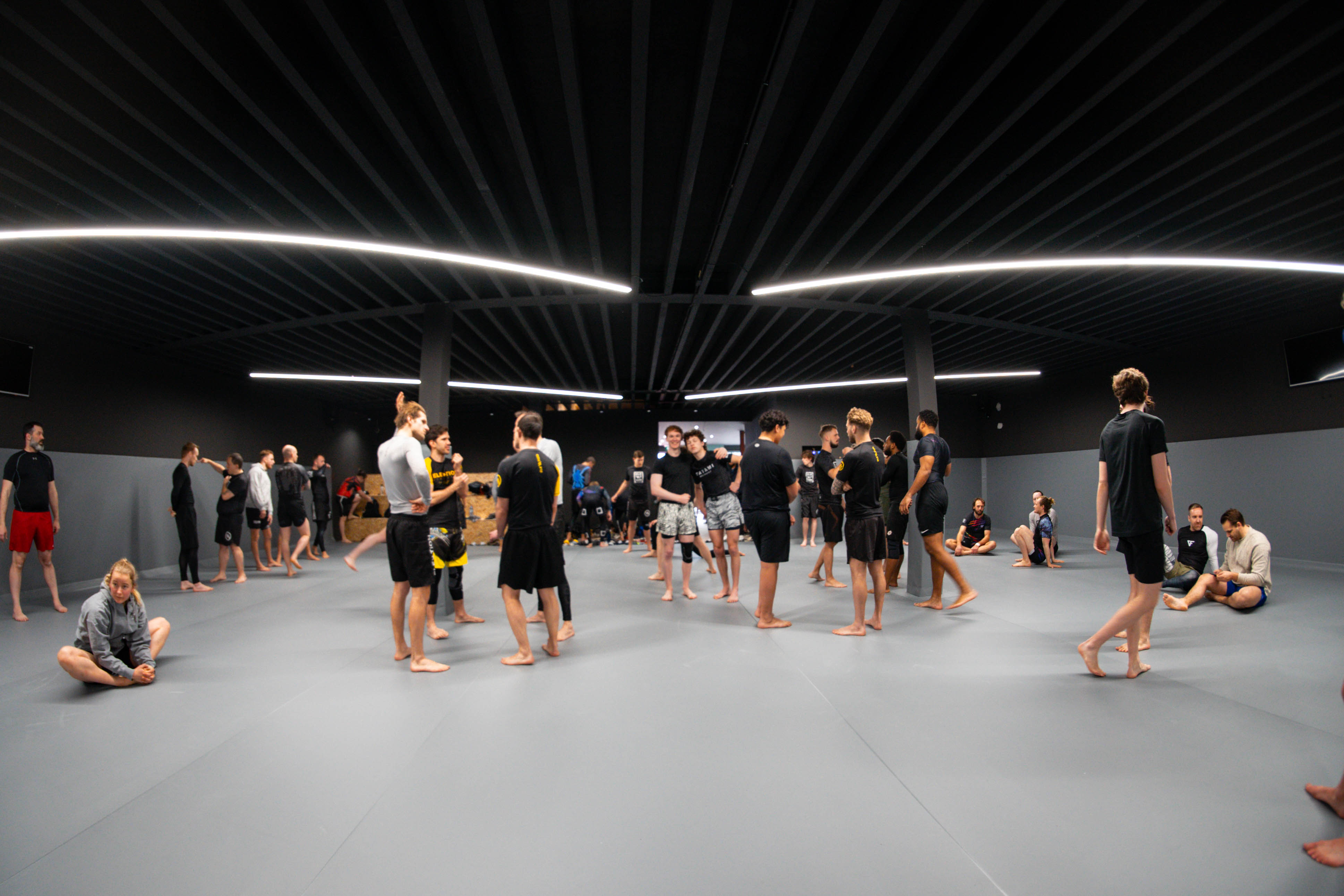 Athletes on the mats at Elevation Jiu Jitsu in Utrecht